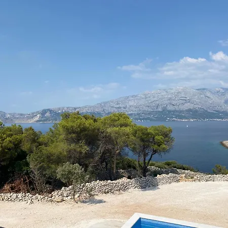 Maris Villa *