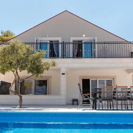 Maris Villa