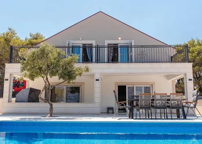 Maris Villa