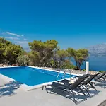 Maris Villa *